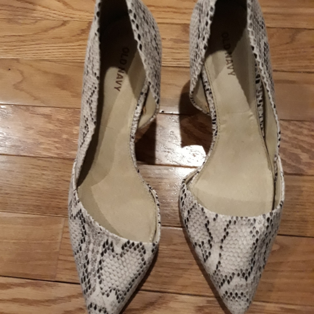Old navy snake heels